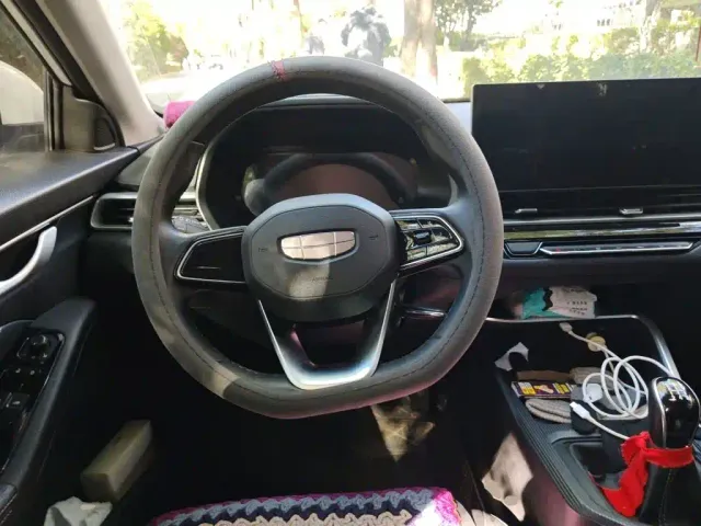 Geely Emgrand — Фото автомобиля 6