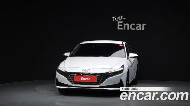 Hyundai AVANTE Avante (CN7) — Фото автомобиля 3