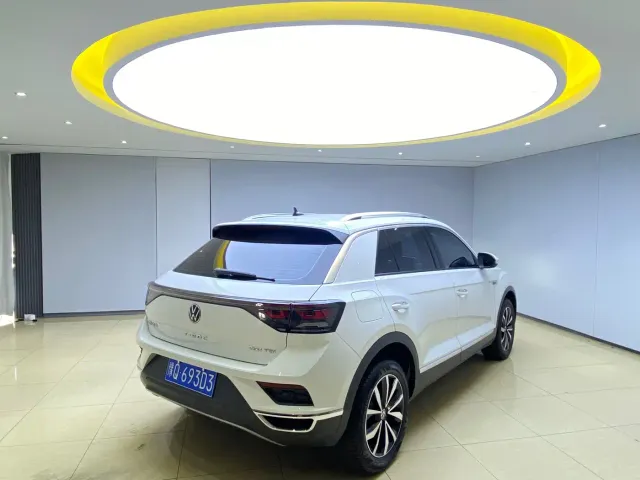 Volkswagen T-Roc — Фото автомобиля 4