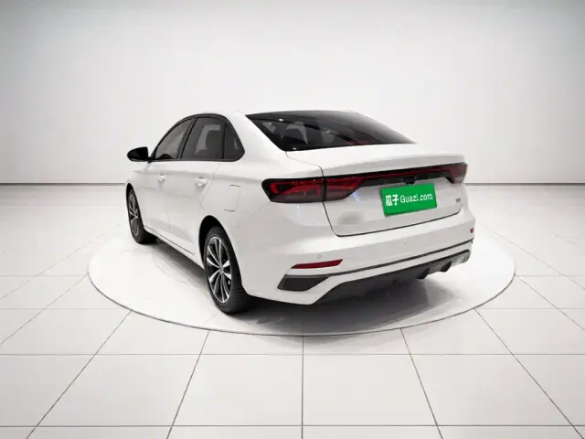 Geely Emgrand — Фото автомобиля 4