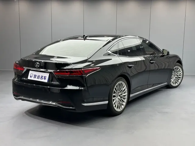 Lexus LS — Фото автомобиля 4