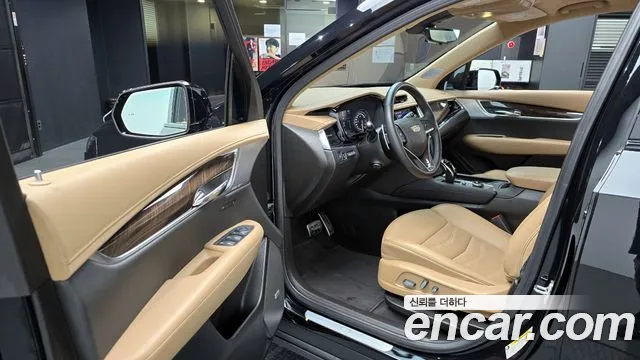 Cadillac XT6 — Фото автомобиля 11