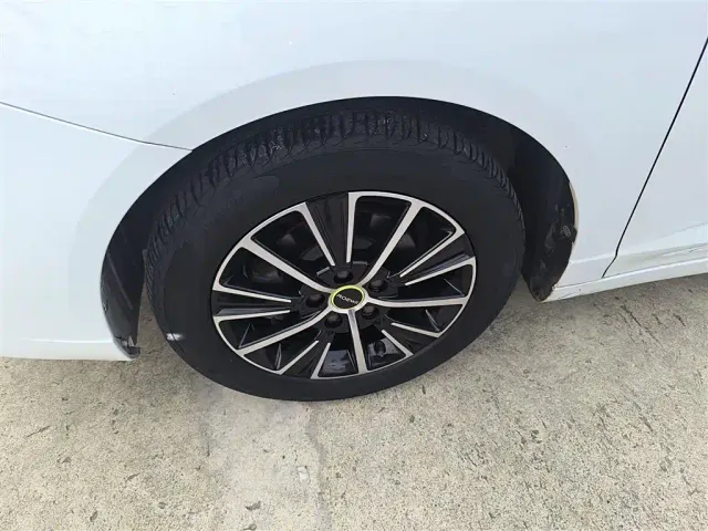 Roewe i5 — Фото автомобиля 22