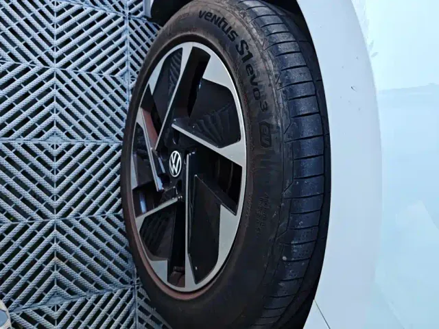 Volkswagen ID.3 — Фото автомобиля 6
