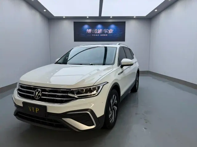 Фотография автомобиля — Volkswagen Tiguan L