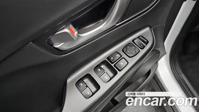 Hyundai Kona Новый Kona Бензин 1.6 турбо 2WD — Фото автомобиля 12