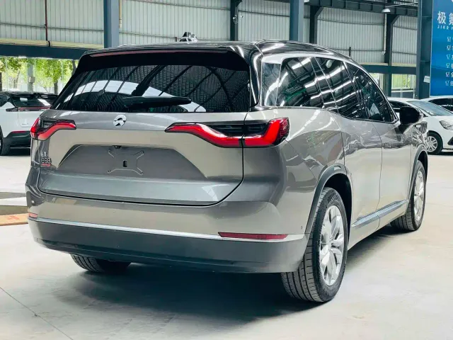 Nio ES8 — Фото автомобиля 5
