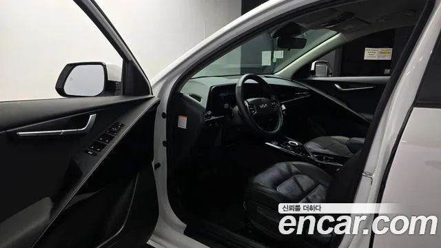 Kia Niro — Фото автомобиля 10