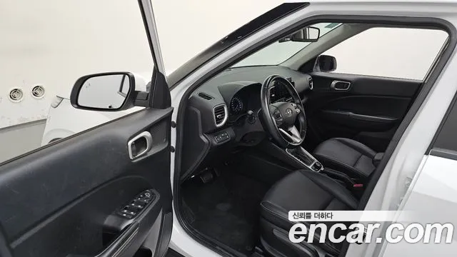 Hyundai Venue — Фото автомобиля 15