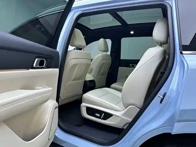 Li Auto ONE — Фото автомобиля 12