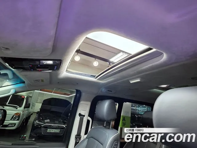 Hyundai Staria Staria 4WD Lounge 9 мест — Фото автомобиля 13