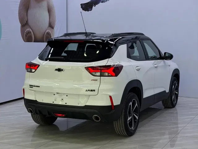 Chevrolet Trailblazer — Фото автомобиля 3