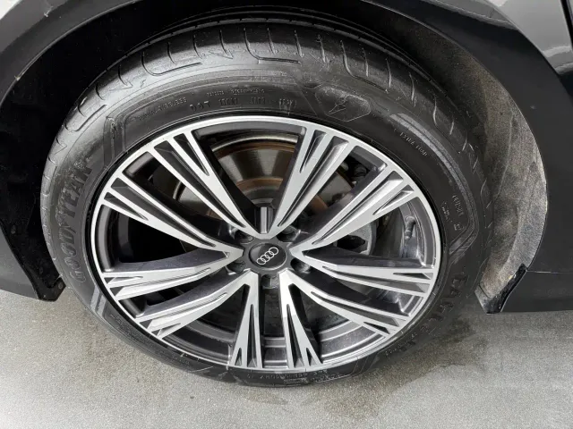 Audi A6L — Фото автомобиля 9