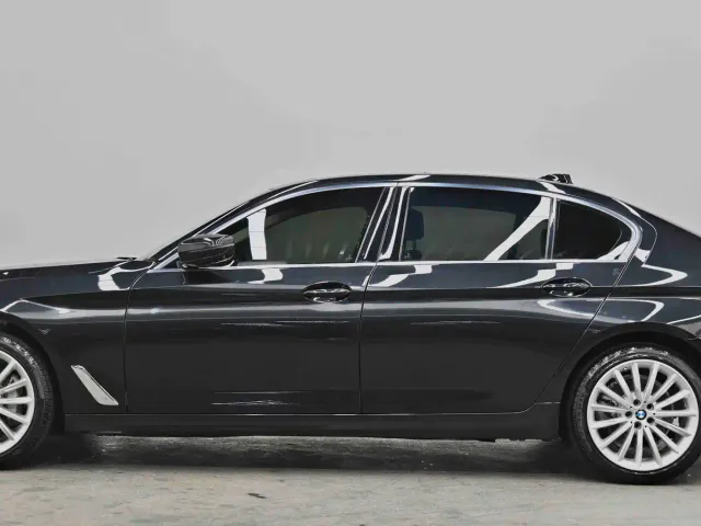 BMW 5 Series — Фото автомобиля 28