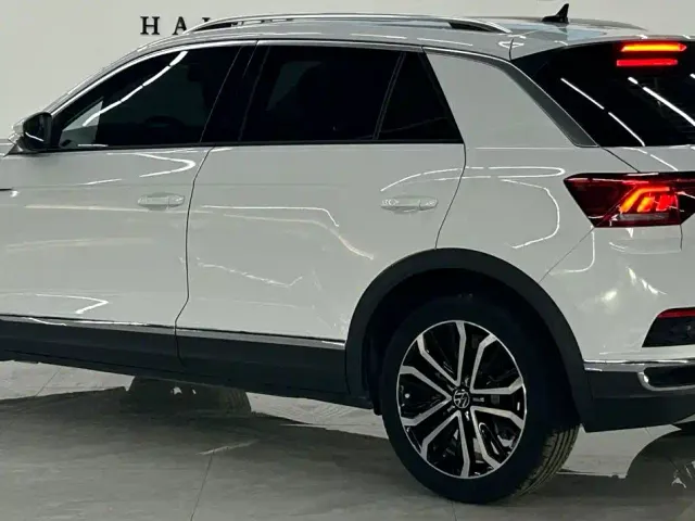 Volkswagen T-Roc — Фото автомобиля 6