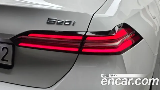 BMW 5 Series G60 — Фото автомобиля 8