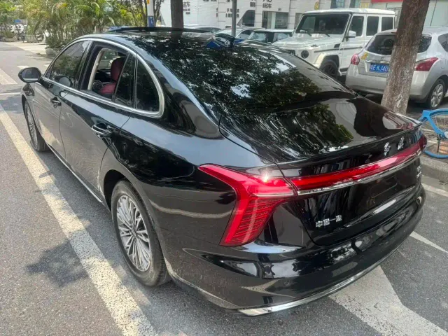 Hongqi H5 — Фото автомобиля 15
