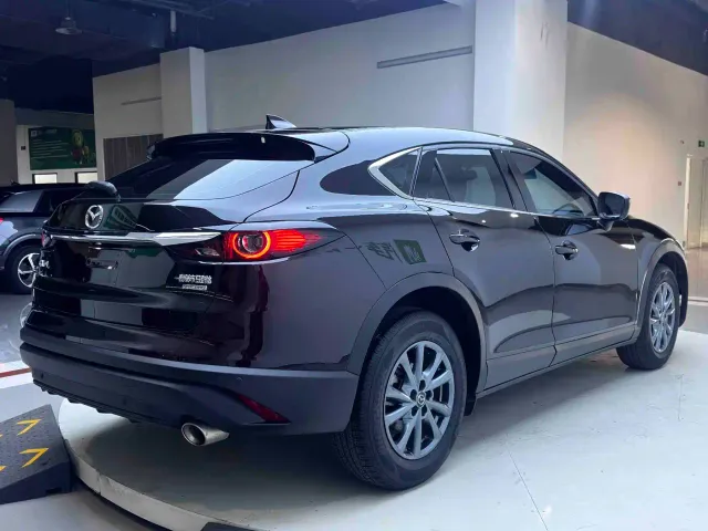 Mazda CX-4 — Фото автомобиля 5