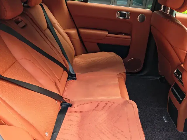 Li Auto L7 — Фото автомобиля 9