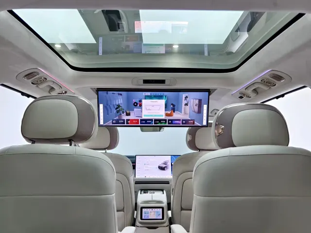 Lynk & Co 900 — Фото автомобиля 11