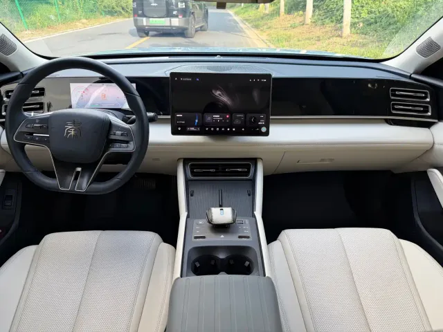 BYD Qin L — Фото автомобиля 5