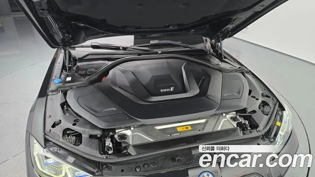 BMW i4 — Фото автомобиля 9