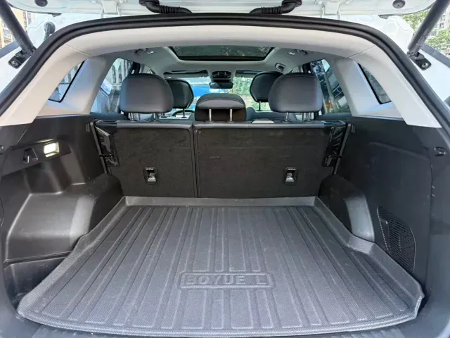 Geely Boyue L — Фото автомобиля 11