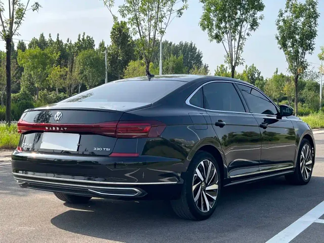 Volkswagen Passat — Фото автомобиля 23