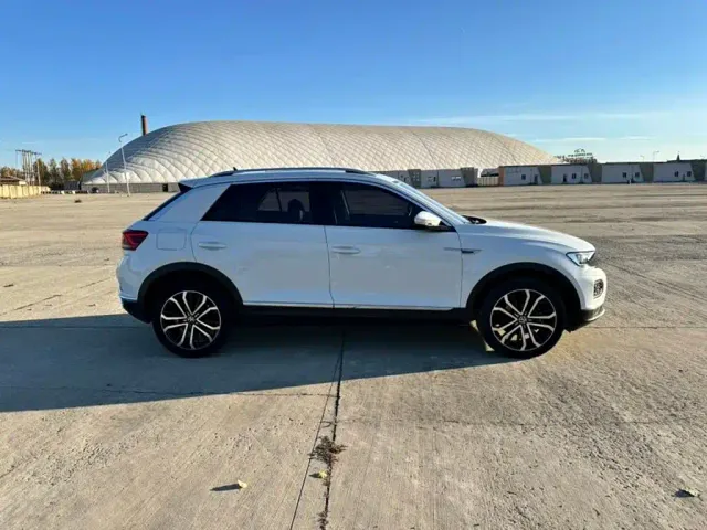 Volkswagen T-Roc — Фото автомобиля 4
