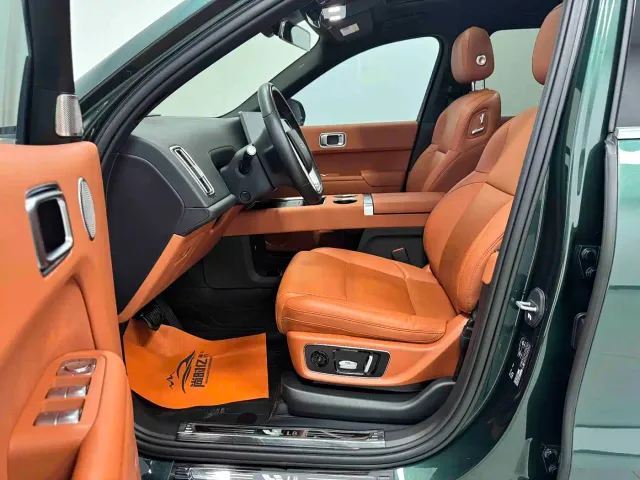Li Auto L8 — Фото автомобиля 8