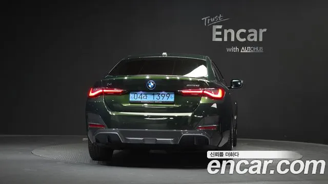 BMW i4 — Фото автомобиля 4