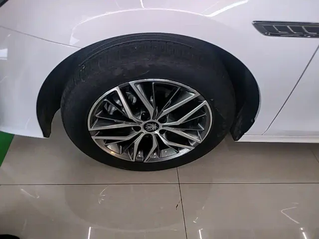 BYD Qin PLUS — Фото автомобиля 22