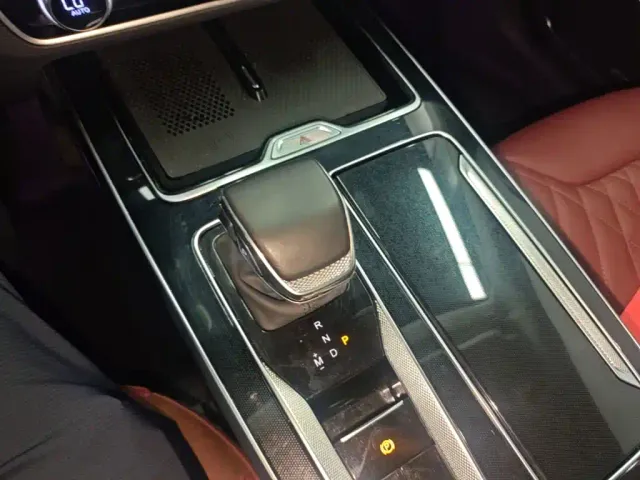 Hongqi HS5 — Фото автомобиля 13