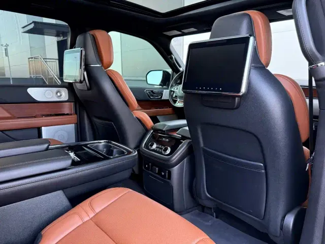 Lincoln Navigator — Фото автомобиля 27