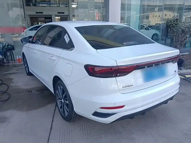 Geely Emgrand — Фото автомобиля 4