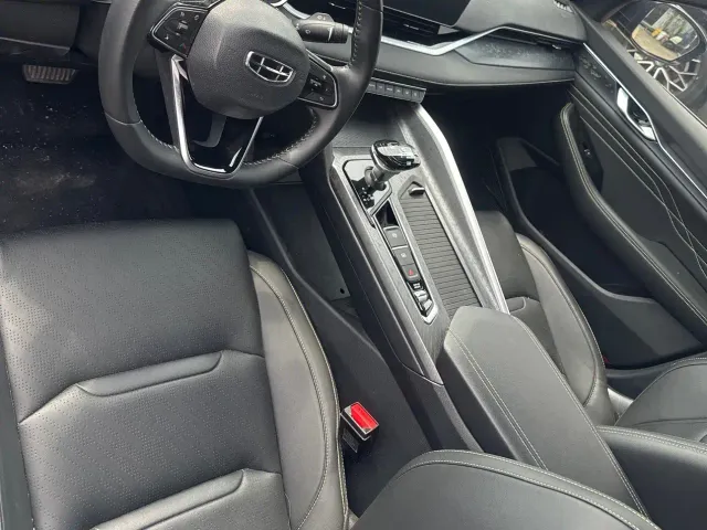 Geely Xingrui — Фото автомобиля 4