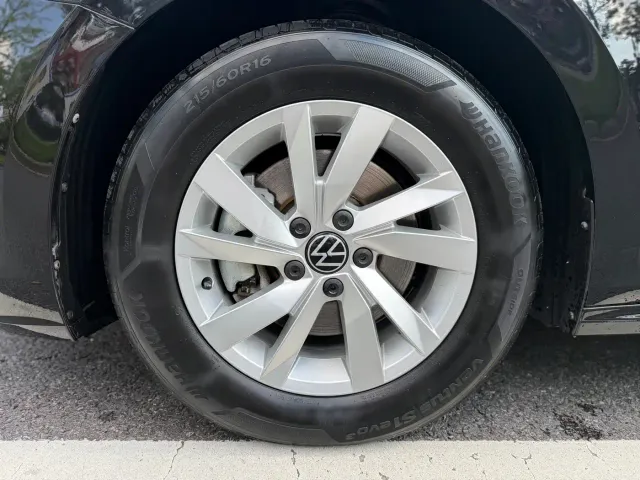 Volkswagen Passat — Фото автомобиля 15