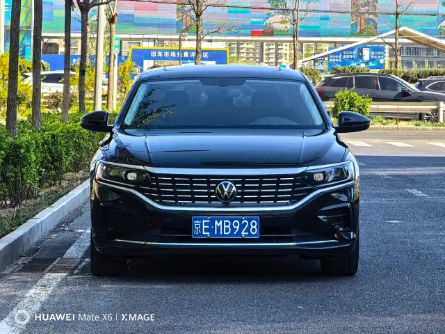 Volkswagen Passat — Фото автомобиля 2