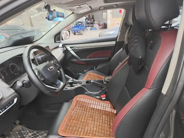 Geely Binyue — Фото автомобиля 11