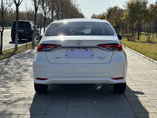 Toyota Corolla — Фото автомобиля 6