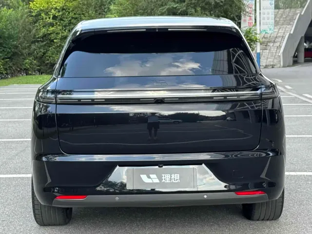 Li Auto L7 — Фото автомобиля 4