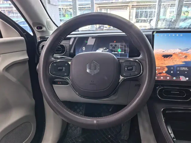 Leapmotor C11 — Фото автомобиля 8