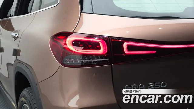 Mercedes-Benz EQA — Фото автомобиля 21
