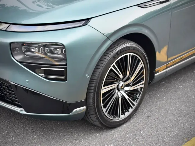 Xpeng G9 — Фото автомобиля 6