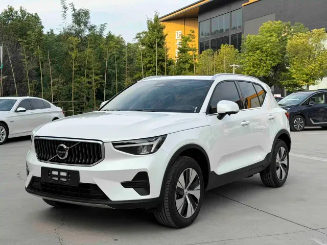 Фотография автомобиля — Volvo XC40