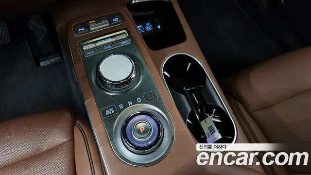 Genesis GV70 2.5T Бензин AWD — Фото автомобиля 9