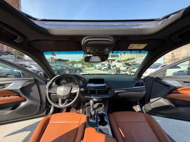 Cadillac CT4 — Фото автомобиля 10