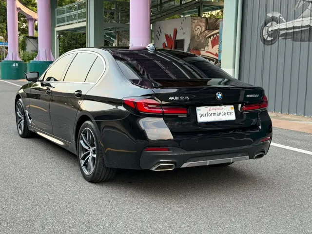 BMW 5 Series — Фото автомобиля 9