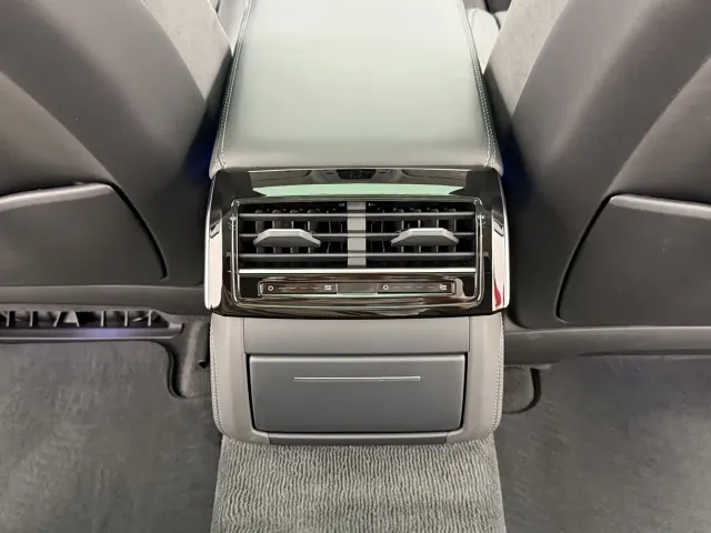 Audi A8 — Фото автомобиля 21