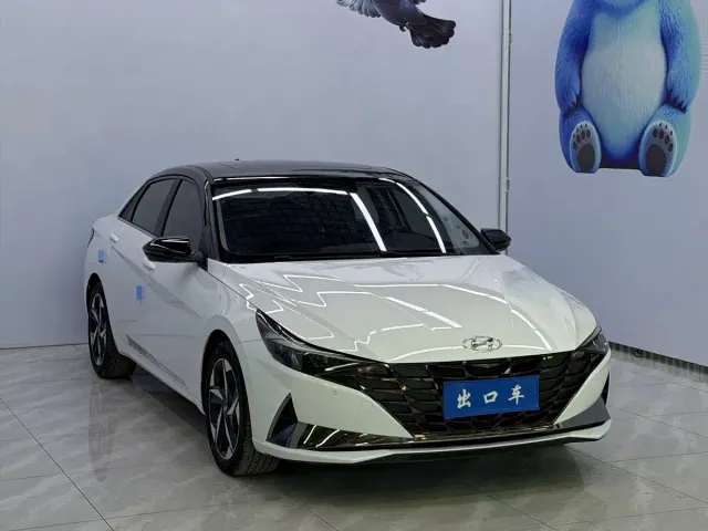 Hyundai Elantra — Фото автомобиля 3